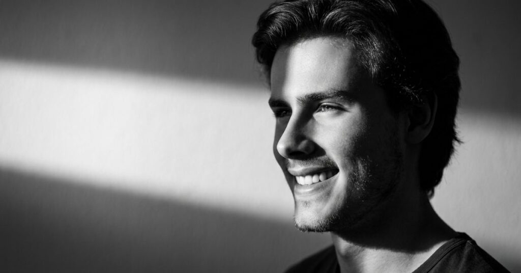 Black and White Portrait AI Prompt for Men